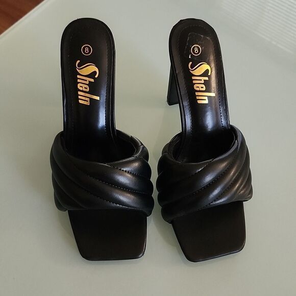 Chunky Heels - Picture 4 of 9